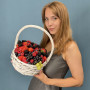 Корзина с ягодами 1500гр фото 2